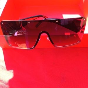 Square fashion sunglasses
